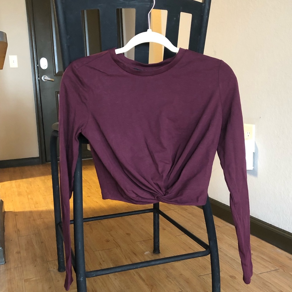 Long-sleeve crop top